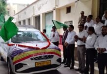 मथुरा: राष्ट्रीय लोक अदालत को लेकर प्रचार अभियान तेज, चार प्रचार वाहनों को दिखाई हरी झंडी