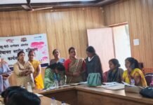 सास-बहू सम्मेलन में महिलाओं को अधिकारों का पाठ:मिठौरा में घरेलू हिंसा, दहेज और साइबर अपराध से बचाव की दी जानकारी