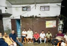 पयागपुर में रामप्रसाद शर्मा बने नवदुर्गा पूजा समिति के अध्यक्ष:त्रिदेव मंदिर परिसर में हुई बैठक, दुर्गा पूजा के कार्यक्रमों पर बनी रूपरेखा