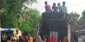 श्रावस्ती में धूमधाम से मनाया गया जन्माष्टमी महोत्सव:अकारा गांव से निकली भव्य शोभायात्रा राप्ती नदी पहुंची, डीजे पर झूमे श्रद्धालु