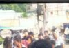 डग्गामार वाहनों के विरोध में रोडवेज कर्मियों का चक्का जाम:सवारी बैठाने को लेकर ड्राइवर से विवाद; 3 घंटे बंद रहा बसों का संचालन