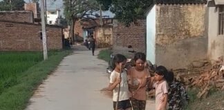 उम्मेदपुरवा में जलभराव और कीचड़ की समस्या खत्म:दैनिक भास्कर की खबर के बाद बना RCC मार्ग, ग्रामीणों को मिली राहत