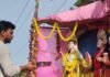 कृष्ण जन्मोत्सव पर निकली शोभायात्रा, पूजन सामग्री विसर्जित:नवाबगंज में नौ स्थानों से निकली यात्रा; झांकियों ने मोहा मन