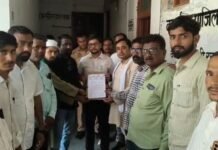 UP: सहारनपुर मस्जिद ध्वस्तीकरण के विरोध में प्रदर्शन, राज्यपाल के नाम सौंपा ज्ञापन