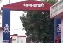 बेसहारा पशु से टकराकर बाइक सवार घायल:पुलिस ने ग्रामीणों की मदद से पशु को निकाला, घायल को अस्पताल में भर्ती कराया