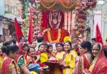 भादौ उत्सव के तहत दादी राणी सती की शोभायात्रा:भक्तों ने भजनों पर थिरकते हुए निकाली, शुक्रवार को लगेगा मेला
