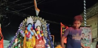 नानपारा में राधा-कृष्ण की प्रतिमाओं का विसर्जन हुआ:भक्तिमय माहौल में डीजे के साथ गायघाट में विसर्जित