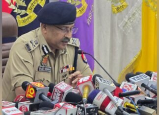 जंतर-मंतर प्रदर्शन मामले में बड़ी कार्रवाई, डीजीपी की निगरानी में दो पुलिसकर्मी निलंबित