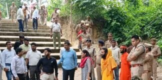 कजरी तीज और कांवड़ यात्रा को लेकर प्रशासन अलर्ट:श्रावस्ती डीएम-एसपी ने विभूतिनाथ मंदिर में तैयारियां परखी, ड्रोन और CCTV से निगरानी