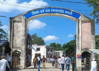 अयोध्या ले जाकर महिला से दुष्कर्म का आरोप:बस्ती में 3 साल के बच्चे को जान से मारने की धमकी, चचेरे ससुर और ड्राइवर पर FIR