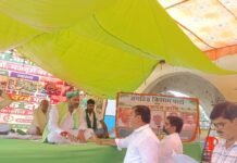 महराजगंज में किसान पार्टी का धरना 8वें दिन भी जारी:राष्ट्रीय अध्यक्ष चौथे दिन भूख हड़ताल पर