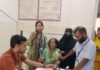 महराजगंज जिला अस्पताल में बढ़ी मरीजों की भीड़:मौसम बदलते ही खांसी-जुकाम और बुखार के मरीज बढ़े, टाइफाइड के केस भी