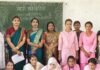 हरितालिका तीज पर छात्राओं ने रचाई मेहंदी:महराजगंज में शालू ने जीता पहला स्थान