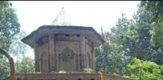 कजरी तीज पर घमंडी नाथ मंदिर में कांवरियों का जलाभिषेक:नवाबगंज में हजारों भक्त पहुंचेंगे, राप्ती नदी से जल भरकर 20 किमी चलेंगे