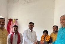 दुबौलिया की अंकिता यादव बनीं जूनियर असिस्टेंट:पूर्व सीएम अखिलेश के लैपटॉप से की तैयारी, विधायक ने किया सम्मानित