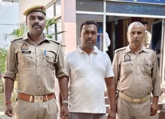 खुले में मांस बेचने वाले शख्स का चालान:पहले भी हो चुकी थी कार्रवाई, फिर भी नहीं माना; पुलिस ने किया गिरफ्तार