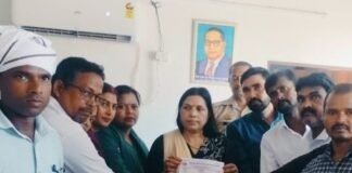 ग्राम रोजगार सेवकों ने मानदेय बढ़ाने समेत 4 मांगें रखीं:मिहींपुरवा में मुख्यमंत्री को संबोधित चार सूत्रीय ज्ञापन विधायक को सौंपा