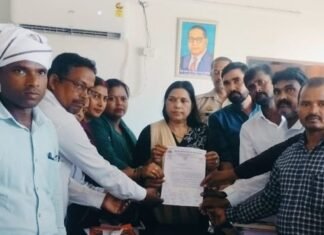 ग्राम रोजगार सेवकों ने मानदेय बढ़ाने समेत 4 मांगें रखीं:मिहींपुरवा में मुख्यमंत्री को संबोधित चार सूत्रीय ज्ञापन विधायक को सौंपा