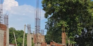 अमोढ़ा के चतुर्भुज मंदिर पर विकास कार्य का निरीक्षण:विधायक ने 1.10 करोड़ के गेस्ट हाउस निर्माण की गुणवत्ता जांची, दिए निर्देश