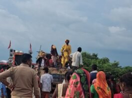 श्रावस्ती में धूमधाम से हुआ श्रीकृष्ण प्रतिमाओं का विसर्जन:भारत-नेपाल सीमा के गांवों में पुलिस की कड़ी सुरक्षा, ग्रामीणों की रही भीड़