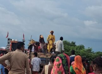 श्रावस्ती में धूमधाम से हुआ श्रीकृष्ण प्रतिमाओं का विसर्जन:भारत-नेपाल सीमा के गांवों में पुलिस की कड़ी सुरक्षा, ग्रामीणों की रही भीड़