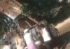 गड्ढे में पलटा टेंपो, बाल-बाल बचे लोग:यकघरवा मौजा गोपालपुरवा-मथुरा बाजार मार्ग पर हादसा
