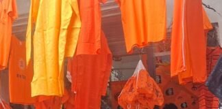 जमुनहा बाजार में कांवरिया सामग्री की बंपर बिक्री:भादो माह में खरीदारी को उमड़ी भीड़, दुकानदारों के चेहरे पर खुशी