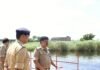 कजरी तीज को लेकर पुलिस अलर्ट:एसपी ने सरयू घाट से शिवालय तक लिया सुरक्षा व्यवस्था का जायजा