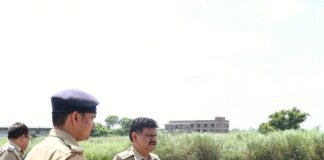 कजरी तीज को लेकर पुलिस अलर्ट:एसपी ने सरयू घाट से शिवालय तक लिया सुरक्षा व्यवस्था का जायजा
