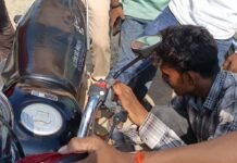 बदलबाग चौराहे पर दो बाइकों की भिड़ंत:एक गंभीर रूप से घायल, दूसरे को मामूली चोटें आईं
