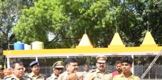 कजरी तीज पर एसपी ने सुरक्षा व्यवस्था जांची:बहराइच में सरयू घाट से बाबा बागेश्वर नाथ शिवालय तक का मार्ग देखा