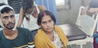 पुरानी रंजिश को लेकर दो पक्षों में मारपीट:लाठी-डंडे चले, महिला-पुरुष घायल; बहराइच रेफर किया गया