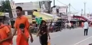 पुरैना बाजार में कांवरियों के लिए विशेष व्यवस्था:जलपान, फल, दवाइयों के साथ ठहरने की सुविधा; 10 किमी और चलेंगे कांवरिया
