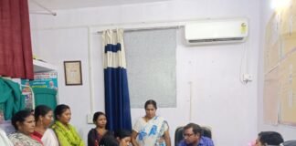 अर्बन स्वास्थ्य केंद्र पर 29 मरीजों को मिलीं मुफ्त दवाएं:डॉक्टर ने की जांच, फार्मासिस्ट समेत कई स्वास्थ्यकर्मी रहे मौजूद