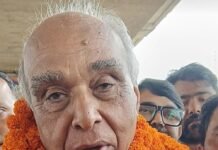 सांसद रत्न सम्मान मिलने पर जगदम्बिका पाल बस्ती पहुंचे:बोले- यह जनता के भरोसे की मान्यता है, राहुल-अखिलेश यूपी में नहीं दिख रहे