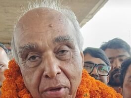 सांसद रत्न सम्मान मिलने पर जगदम्बिका पाल बस्ती पहुंचे:बोले- यह जनता के भरोसे की मान्यता है, राहुल-अखिलेश यूपी में नहीं दिख रहे
