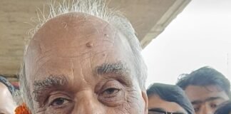 सांसद रत्न सम्मान मिलने पर जगदम्बिका पाल बस्ती पहुंचे:बोले- यह जनता के भरोसे की मान्यता है, राहुल-अखिलेश यूपी में नहीं दिख रहे