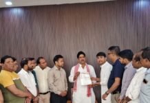 न्यायालय कर्मचारियों ने दी आंदोलन की चेतावनी:गांधी जयंती पर निकलेगी तिरंगा रैली, 25 अक्टूबर को लखनऊ में होगा सत्याग्रह