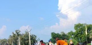 सम्मनपुरवा में धूमधाम से निकली श्रीकृष्ण जन्माष्टमी विसर्जन शोभायात्रा:डीजे की धुन पर थिरके श्रद्धालु, सुख-शांति की कामना
