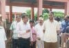 बहराइच डीएम ने गो संरक्षण केंद्र का किया निरीक्षण:गोवंशों को गुड़-फल खिलाए, वर्मी कम्पोस्ट बनाने और ब्रांडिंग के निर्देश