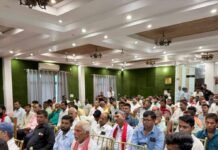 बस्ती के विक्रमजोत में सपा की मासिक बैठक:संगठन को बूथ स्तर तक मजबूत करने पर मंथन, विधानसभा चुनाव की तैयारियों पर चर्चा