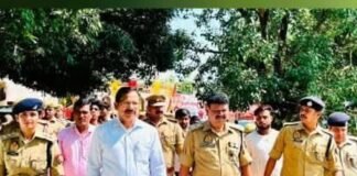 कजरी तीज पर डीएम-एसपी ने सुरक्षा व्यवस्था परखी:पांडवकालीन बाबा बागेश्वर नाथ मंदिर और सरयू घाट पर भीड़ प्रबंधन के दिए निर्देश