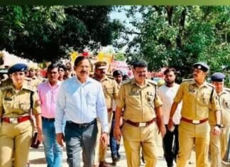कजरी तीज पर डीएम-एसपी ने सुरक्षा व्यवस्था परखी:पांडवकालीन बाबा बागेश्वर नाथ मंदिर और सरयू घाट पर भीड़ प्रबंधन के दिए निर्देश
