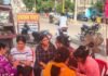 बस्ती में तीज पर मेहंदी कैंप:महिलाओं और युवतियों ने बढ़-चढ़कर लिया हिस्सा, हुनर को स्वावलंबन से जोड़ने का संदेश
