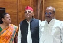 अखिलेश से मिले पूर्व मंत्री सुशील टिबड़ेवाल:2027 की तैयारी पर मंथन, महराजगंज की पांचों सीटों पर जीत के लिए जुटने का निर्देश