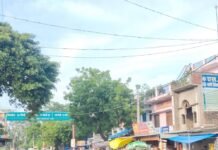 हरितालिका तीज से पहले घुघली के बाजारों में उमड़ी भीड़:खरीदारी को लेकर महिलाओं में दिखा उत्साह, दुकानों पर लगी लाइन