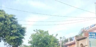 हरितालिका तीज से पहले घुघली के बाजारों में उमड़ी भीड़:खरीदारी को लेकर महिलाओं में दिखा उत्साह, दुकानों पर लगी लाइन