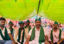 महराजगंज में जनहित पार्टी का धरना 9वें दिन भी जारी:पांचवें दिन से भूख हड़ताल पर अध्यक्ष; बिगड़ रही तबीयत