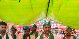 महराजगंज में जनहित पार्टी का धरना 9वें दिन भी जारी:पांचवें दिन से भूख हड़ताल पर अध्यक्ष; बिगड़ रही तबीयत