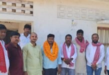 समाजवादी सांस्कृतिक प्रकोष्ठ की बैठक में कलाकारों को मिली जिम्मेदारी:बस्ती में जयहिंद यादव की अगुवाई में हुई बैठक, संगठन मजबूत करने पर जोर